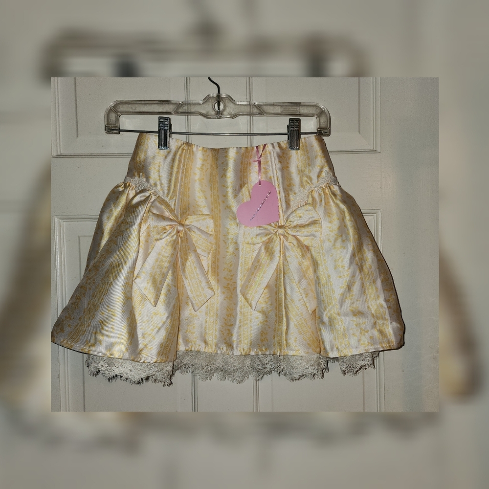 Dolls Kill Sugar Thrillz Scandal Sheet Mini Skirt - Yellow XS NWT - Picture 2 of 10